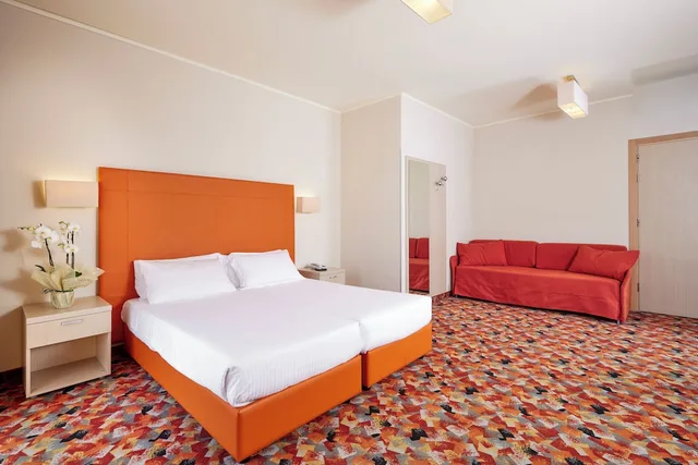 غرفة سوبيريور بسريرين منفصلين وسرير بطابقين، Hotel Royal Village 2/10
