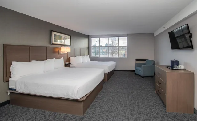 Coast, Premium, 2 Queen Beds, Sofa، Coast Lethbridge Hotel and Conference Centre 2/10