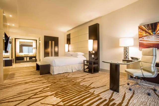 جناح تنفيذي بسرير كينج بإطلالة على البحر، Hilton Panama 4/6