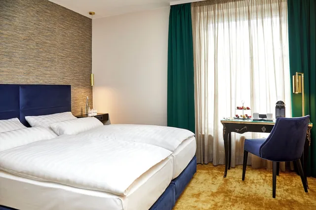 غرفة كلاسيكية بسرير مزدوج بإطلالة على المدينة، Das Carls Hotel 1/5