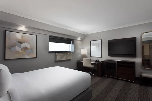 Room, Queen Bed, Hotel Duval Autograph Collection 1/3