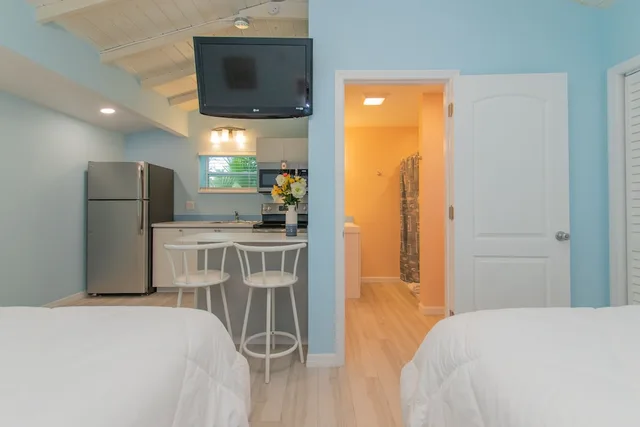 كوخ بسريرين كوين، Sunset Cove Beach Resort 2/6