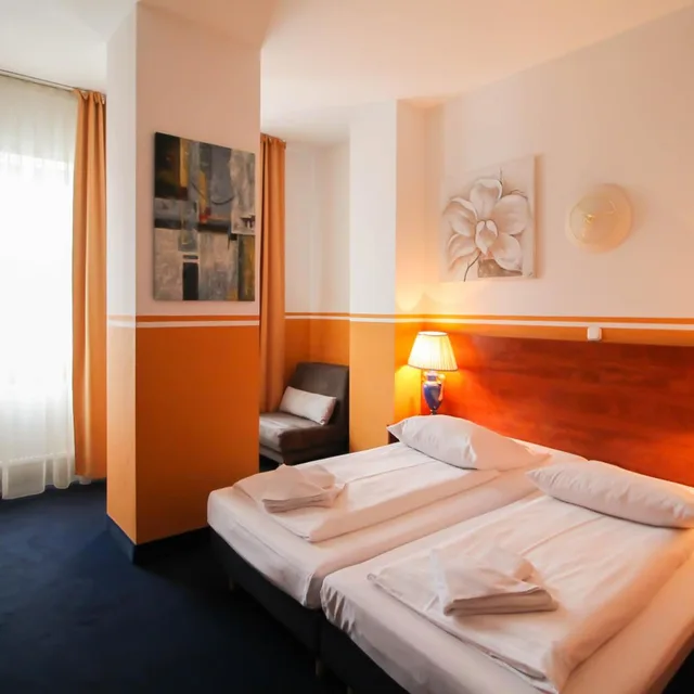 غرفة ثلاثية، Atrium Charlottenburg 5/10