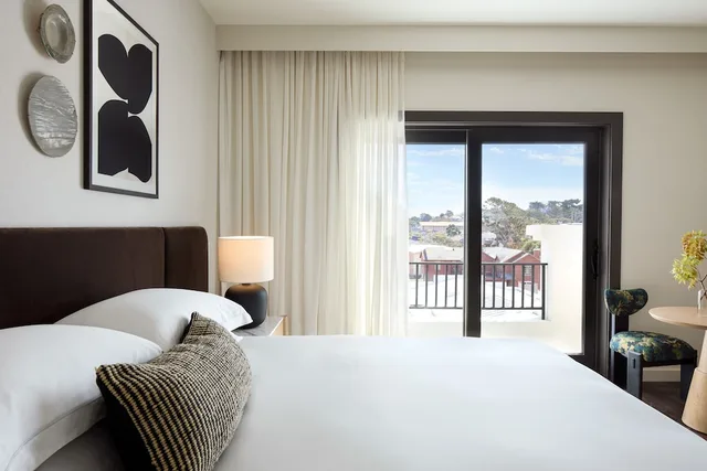 1 Bedroom, Suite, King Bed, Bay View, Accessible، Kimpton Mirador Pacific Grove Monterey by IHG 4/10