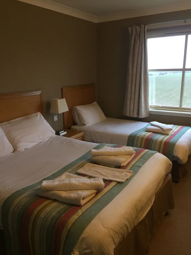 Family, 1 Double and 1 Single Bed, Purdy Lodge 1/3