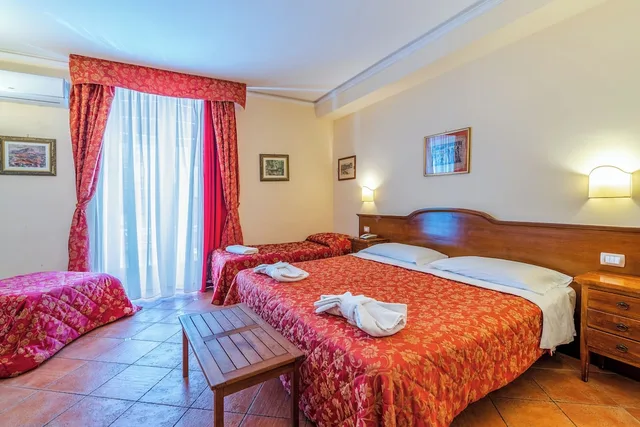 Comfort, Triple, Double Bed, Mediterraneo Siracusa 1/5