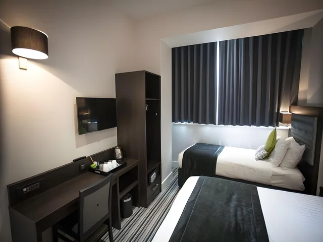 غرفة ثلاثية بسرير مزدوج وسرير فردي، The W14 Kensington 2/2