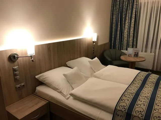 1 Bedroom, Queen Bed, City View, Balcony, Room in B&B - Studio for 2 People in Hamburg Mitte, Cozy and Modern 3/10