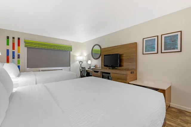 Standard, 2 Queen Beds, Pool Side، Revel Hotel Minot, SureStay Collection by Best Western 10/10