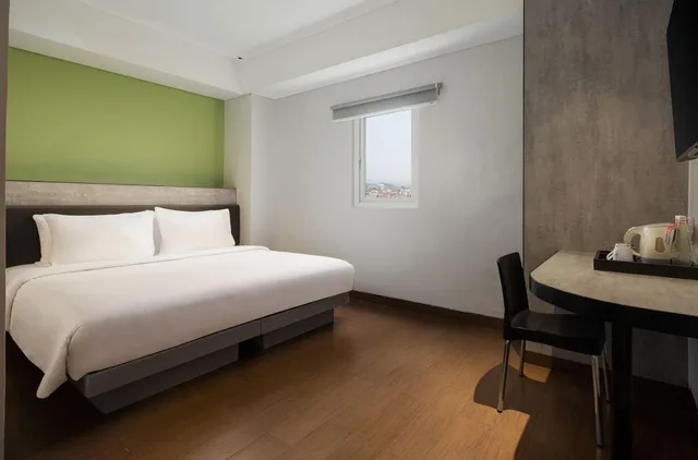 Smart Room Hollywood, Amaris Hotel Pakuan Bogor 2/2