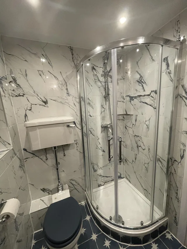 غرفة عائلية ثلاثية بحمام مشترك، Albany Hotel 7/10