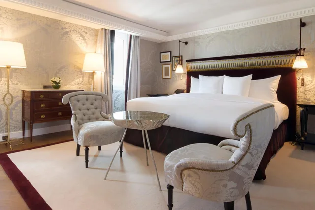 جناح بريستيج بسرير كينج مع أريكة، La Reserve Paris Hotel And Spa 1/1