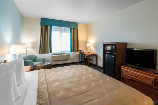 غرفة قياسية بسرير كينج لذوي الإعاقة، Quality Inn & Suites Sequim at Olympic National Park 1/6