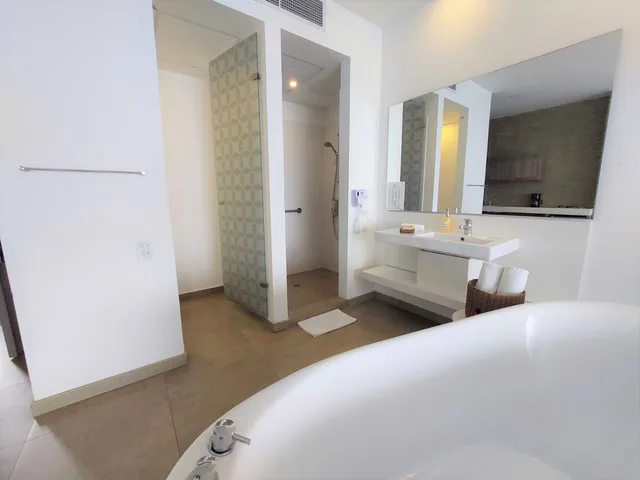 جناح غراند، V Grand Hotel, a member of Radisson Individuals 7/7
