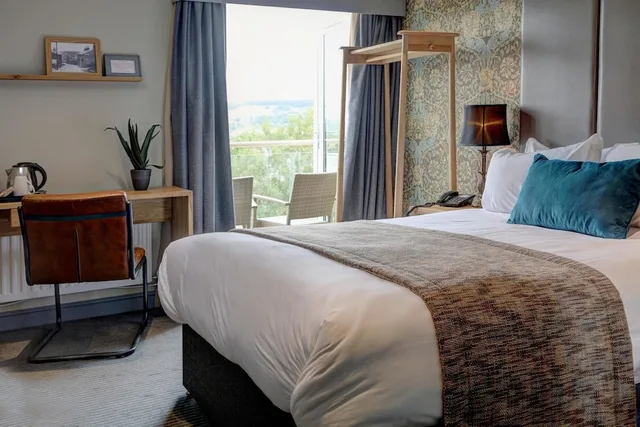 Comfort, Double Bed, Hill View, Balcony, The New Hobbit Hotel 4/6