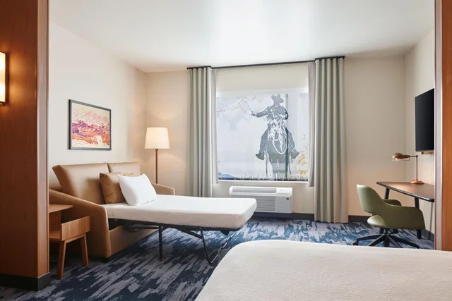 جناح بسرير كينج بغرفة نوم واحدة مع أريكة، Fairfield by Marriott Inn & Suites Tempe 4/9