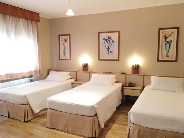 غرفة سوبيريور ثلاثية، Cosmos Hotel 1/7