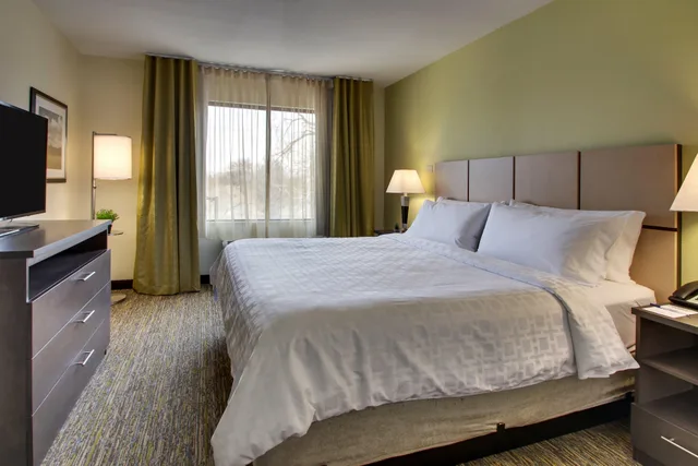 استوديو بسرير كوين، Candlewood Suites Wichita East An Ihg Hotel 2/2