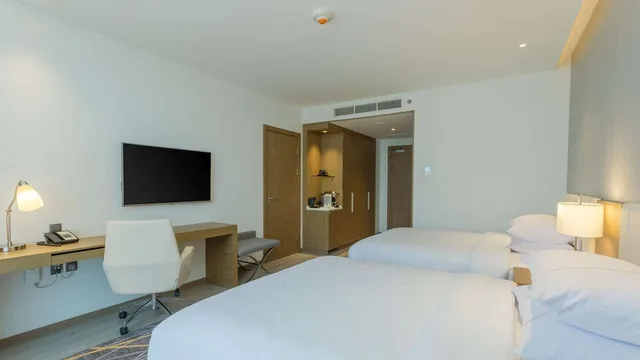 غرفة قياسية بسريرين كوين، فندق كلاريون مطار جدة(Clarion Hotel Jeddah Airport) 8/10