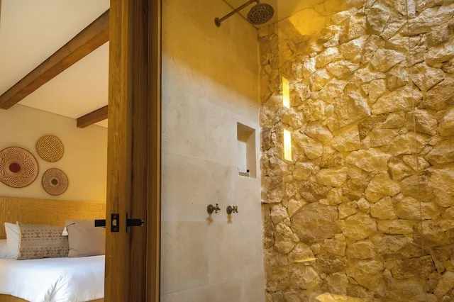 Cabana, 1 King and 2 Queen Beds, Main Building، Hotel Aimarawa 6/6