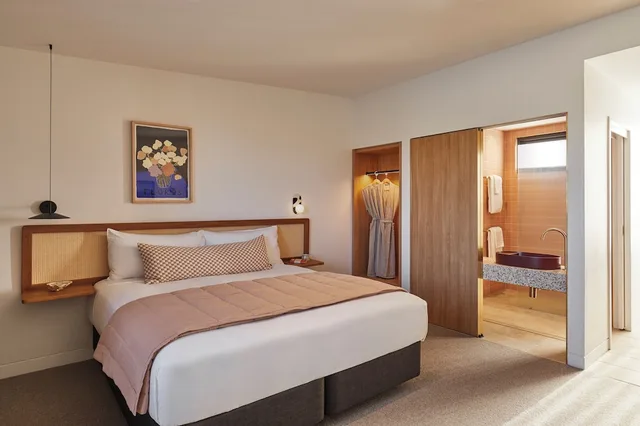 استوديو بسرير كينج، The Clairfield Hotel 2/2