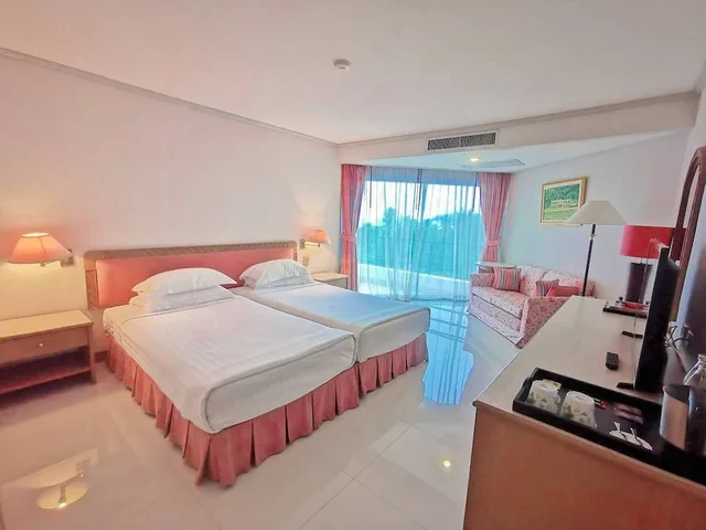 غرفة ديلوكس بسرير مزدوج، Khanom Golden Beach Hotel 2/9