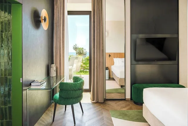 جناح بسرير كينج بإطلالة على البحر بشرفة، Hotel Europa 4/7