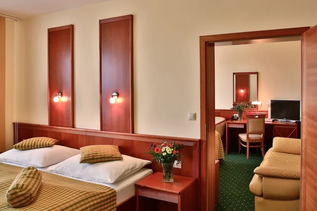 شقة بأربعة أسرّة، Primavera Hotel And Congress Centre 3/10