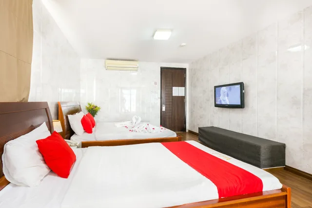غرفة عائلية رباعية بسريرين كوين، Holiday Hotel 2/10