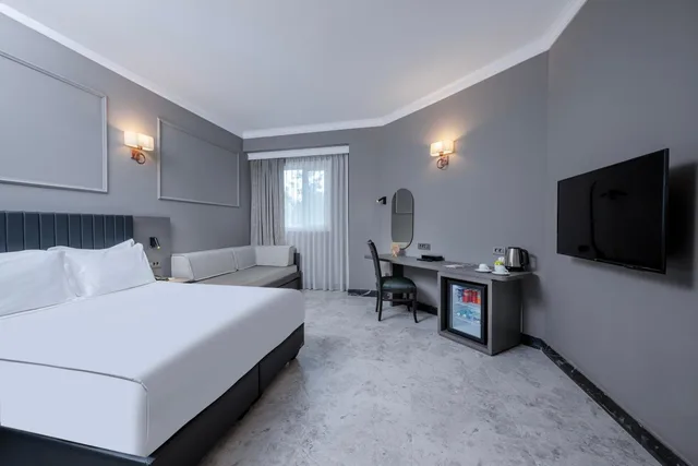 Club, Land View، Adora Golf Resort Hotel 1/6