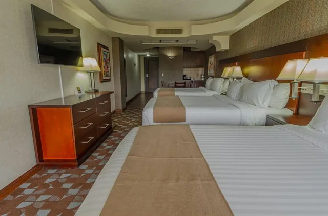 غرفة قياسية ثلاثية بسريرين مزدوجين، Plaza San Martin Hotel 6/8