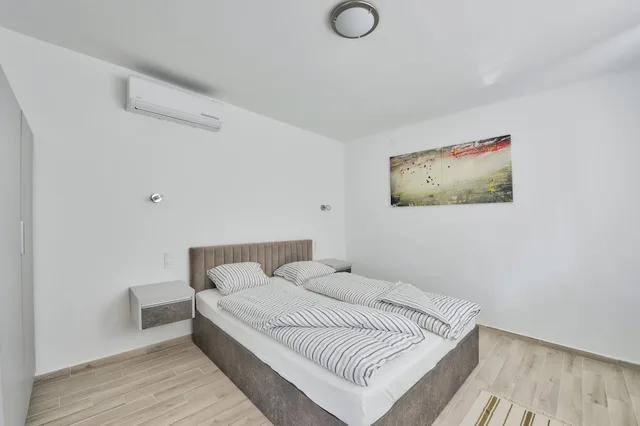 شقة بريميوم بسرير كوين بشرفة بغرفة نوم واحدة مع أريكة، Villa Oliver 2 1/7