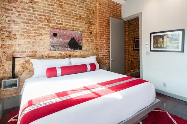 جناح رئاسي بسرير كينج وسرير كوين بشرفة بغرفتي نوم، The Natchez Vacation Rentals 5/9