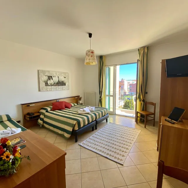 غرفة ثلاثية بشرفة، Hotel Villa Ada 2/5