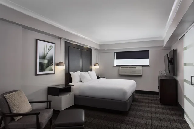 Preferred, Guest Room, King Bed, Hotel Duval Autograph Collection 4/10