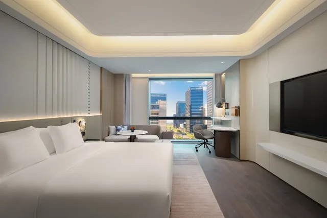 غرفة قياسية بسرير كينج مع دخول صالة النادي، Crowne Plaza Kunshan East by IHG 1/6
