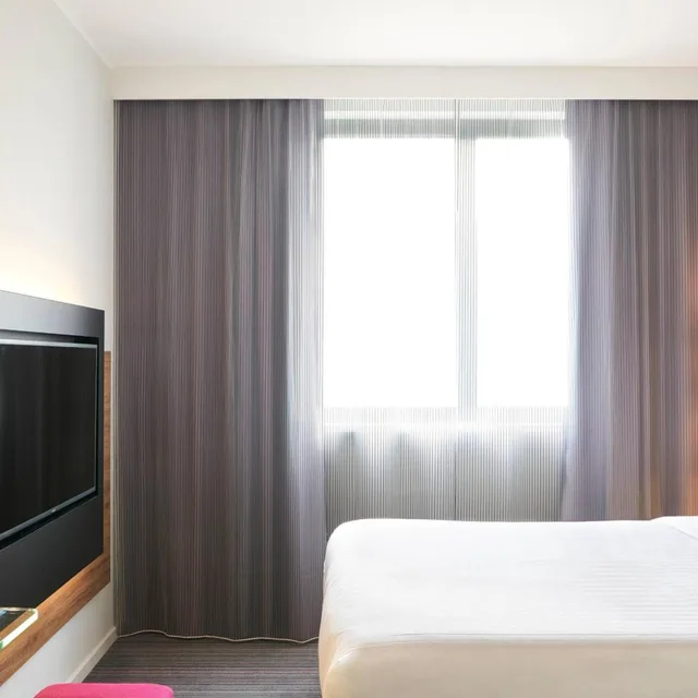 Moxy Sleeper, Guest Room, Queen Bed، Moxy Milan Linate Airport 1/6