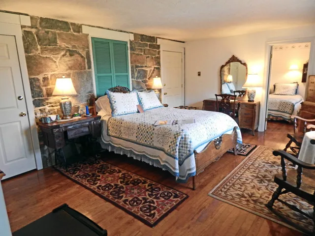 جناح بسرير كينج وسريرين منفصلين، Battlefield Bed &amp; Breakfast Inn 4/10