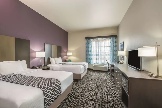 غرفة ديلوكس بسريرين كوين، La Quinta Inn & Suites by Wyndham Enid 1/2