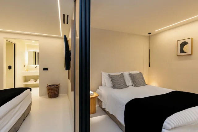 Mini, Suite, Quadruple, Queen Bed, Caldera View, Sofa, Plunge Pool, Rocabella Deluxe Suites And Spa 4/10