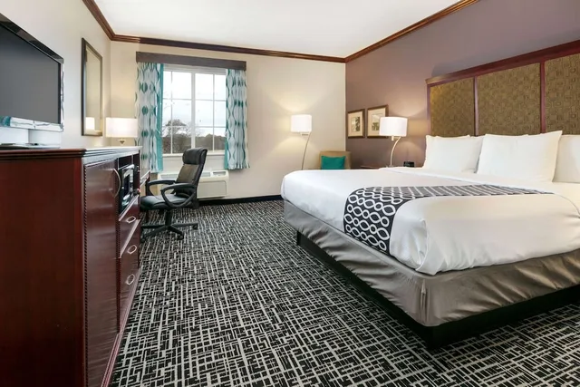 غرفة ديلوكس بسرير كينج لذوي الإعاقة، La Quinta Inn And Suites By Wyndham Lindale 2/8