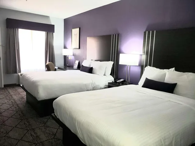 غرفة داخلية بسريرين كوين، SureStay Plus Hotel by Best Western Warner Robins AFB 1/5