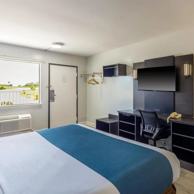 1 King Bed Non-Smoking, Micfridge، Motel6 Culpeper, VA 6/10