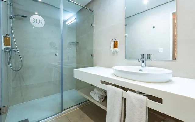 Room, King Bed, No Balcony, Hot Tub, Medina Gardens - Adult only 4/4