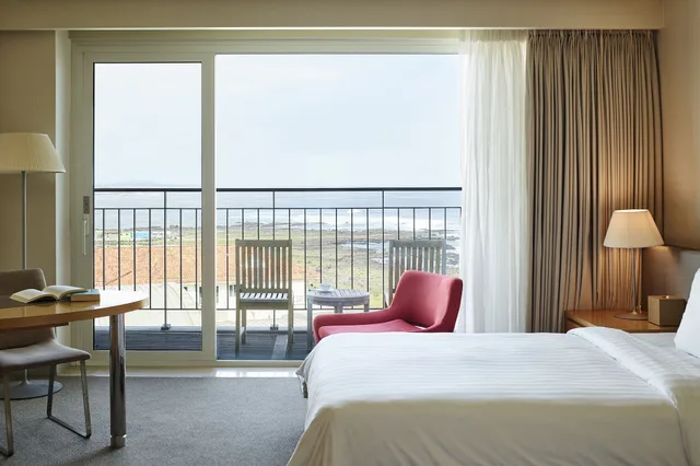 Deluxe, Twin Beds, Side Sea View، Haevichi Resort 2/4