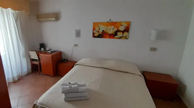 غرفة اقتصادية بسرير مزدوج أو سريرين منفصلين، Hotel Tonic 2/3