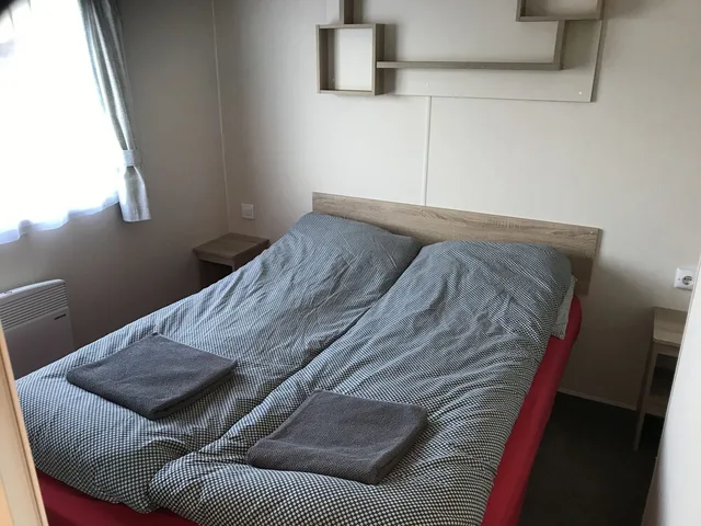 كوخ بسرير كوين وسرير بطابقين بغرفتي نوم، Laekjarkot Rooms And Cottages 1/2