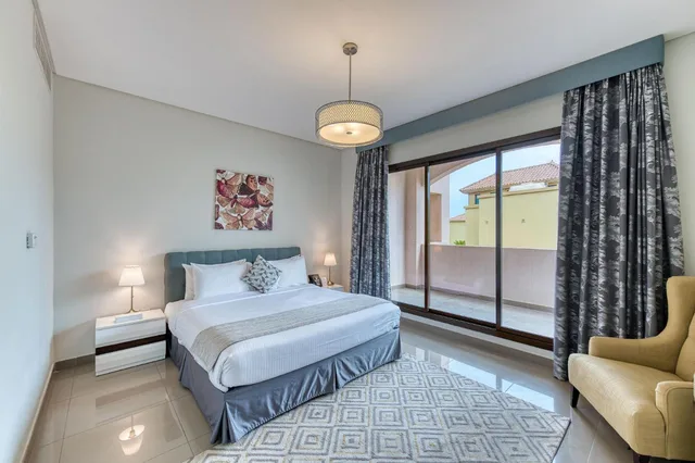 فيلا بسرير كينج، The Grove Resort Bahrain 2/6