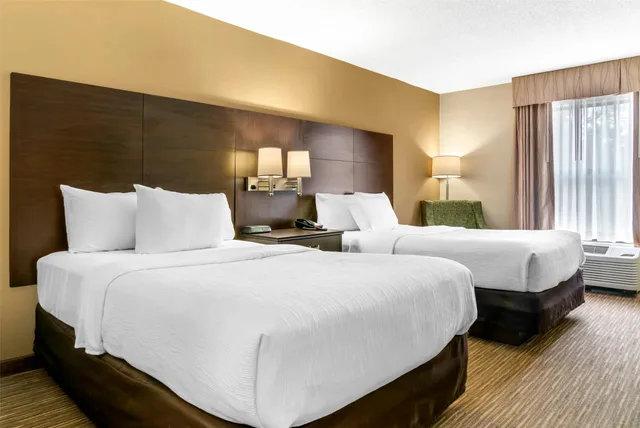غرفة بسريرين مزدوجين، Quality Inn & Suites Monroe 1/3