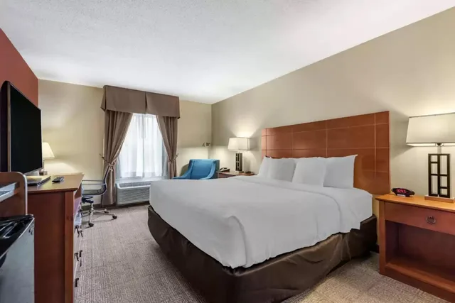 جناح بسرير كينج، Comfort Inn Augusta Me 6/8